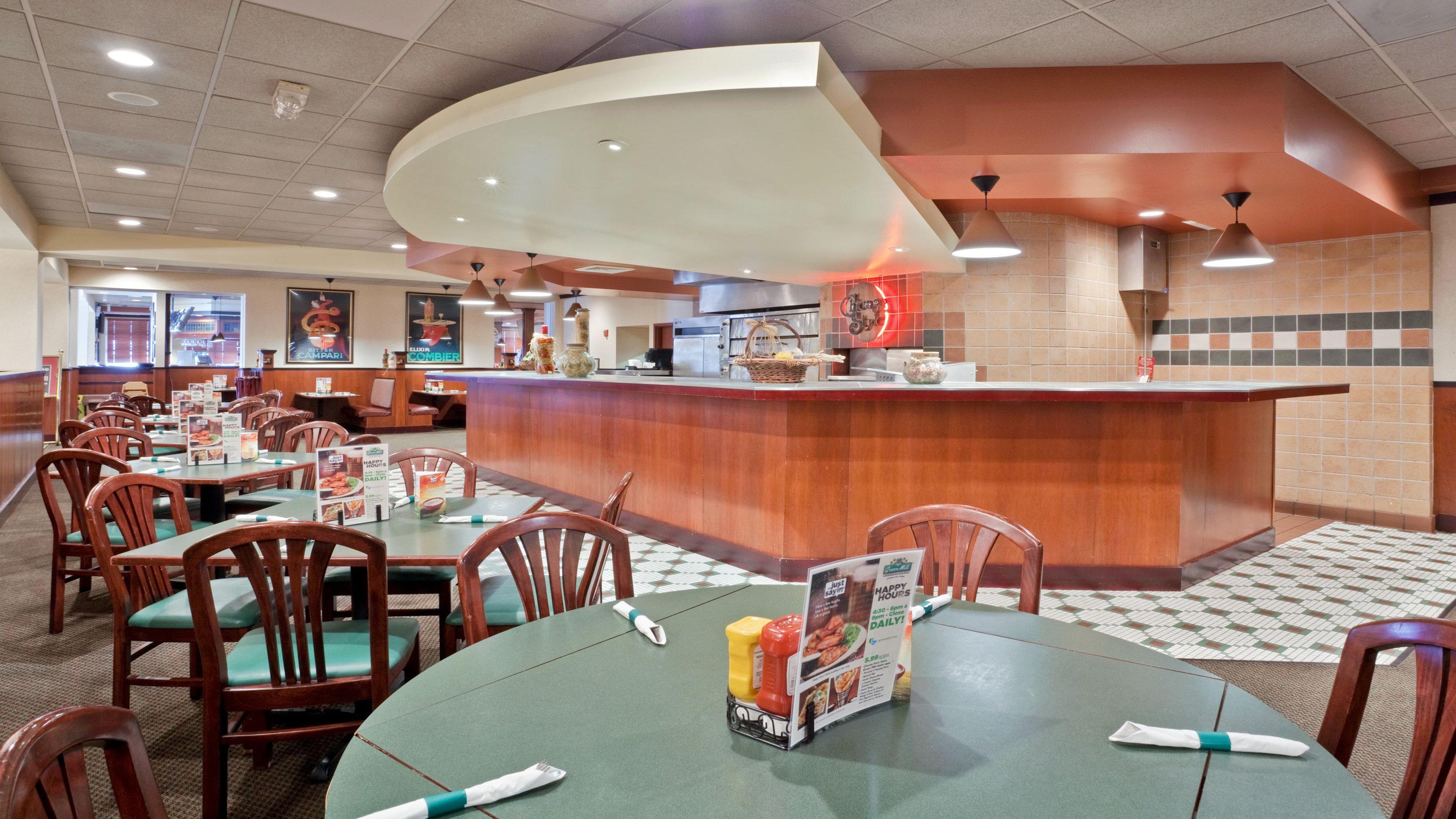 Holiday Inn Hotel&Suites Overland Park-West, an IHG Hotel Buitenkant foto
